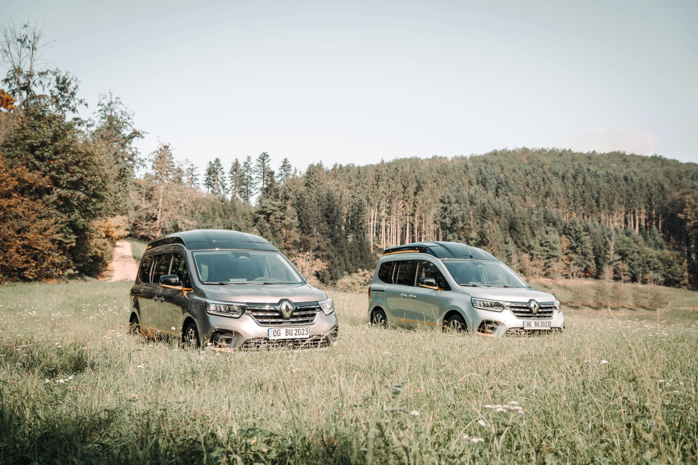 Both the Habiton 1 (right) and 2 feature smooth, neat rooflines, the former courtesy of a new inflatable rooftop tent design, the latter owing to a traditional pop-up roof
