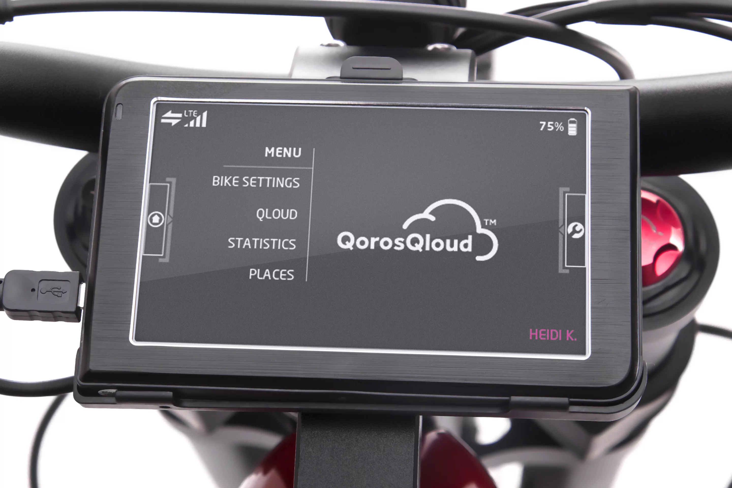 The Qoros eBIQE is fully connected to the QorosCloud