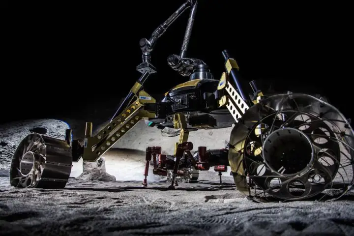 The RIMRES project combines the hexapod CREX (red robot at middle) and its transporter, SHERPA