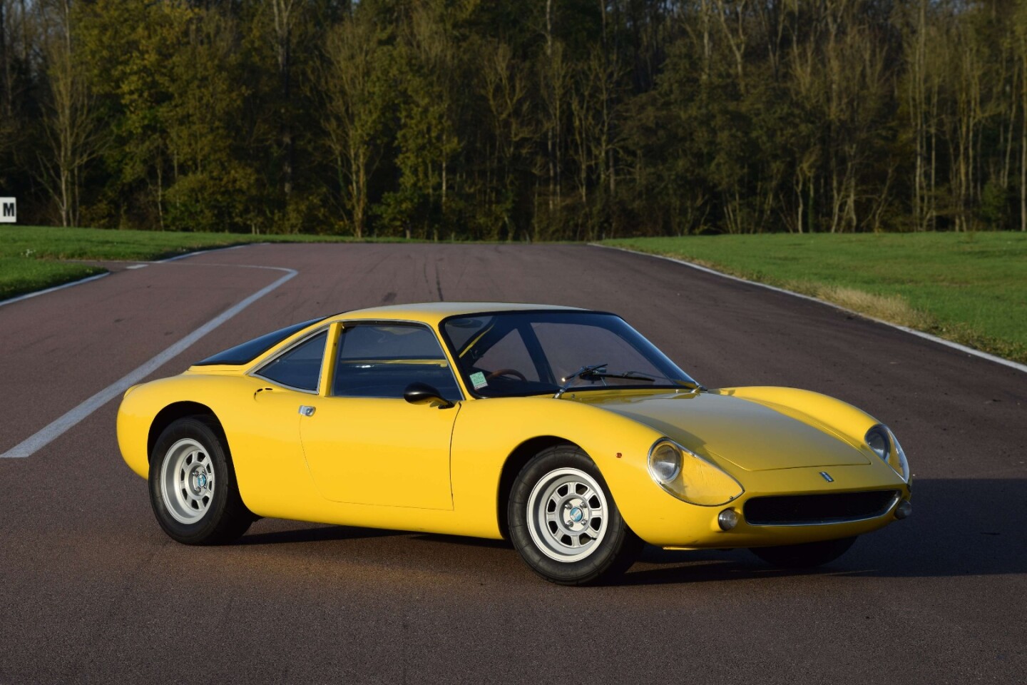 1965 De Tomaso Vallelunga Competizione | Artcurial | Lot 52 | Auction Description | Estimate: €200,000 to €280,000 $357,823 (€292,040) |
