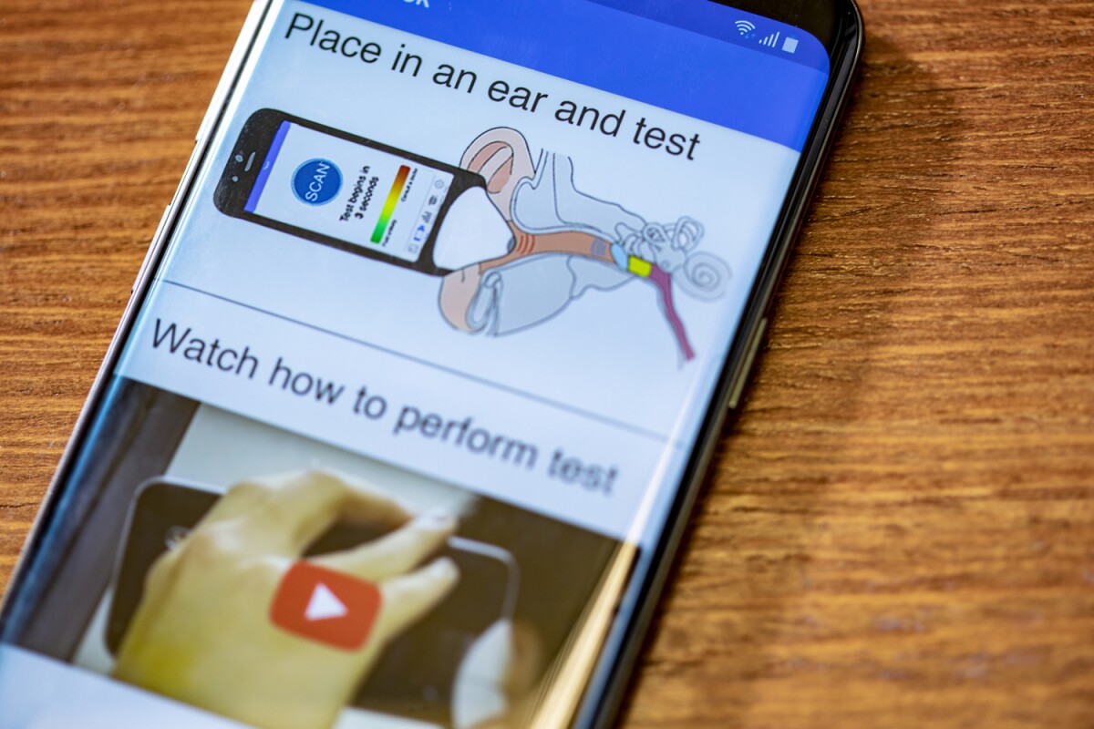 The smartphone app contains complete instructions for effective use of the technology, ensuring accurate results