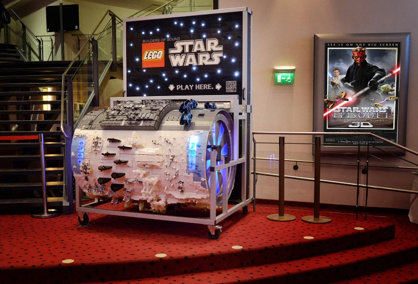 The Star Wars barrel organ was exhibited in various cinemas around Germany at the time of the Star Wars 3D release