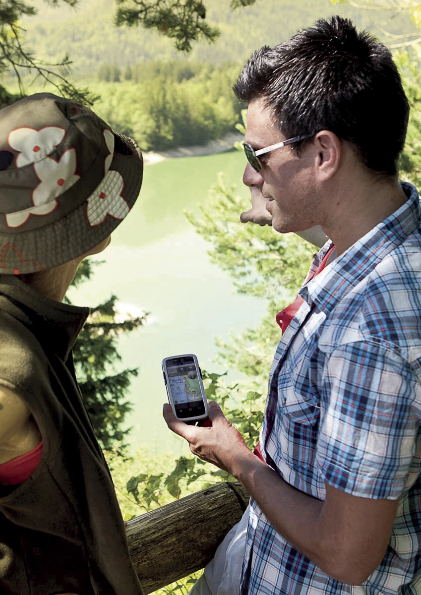 Always stay connected with the tw700's multitude of features