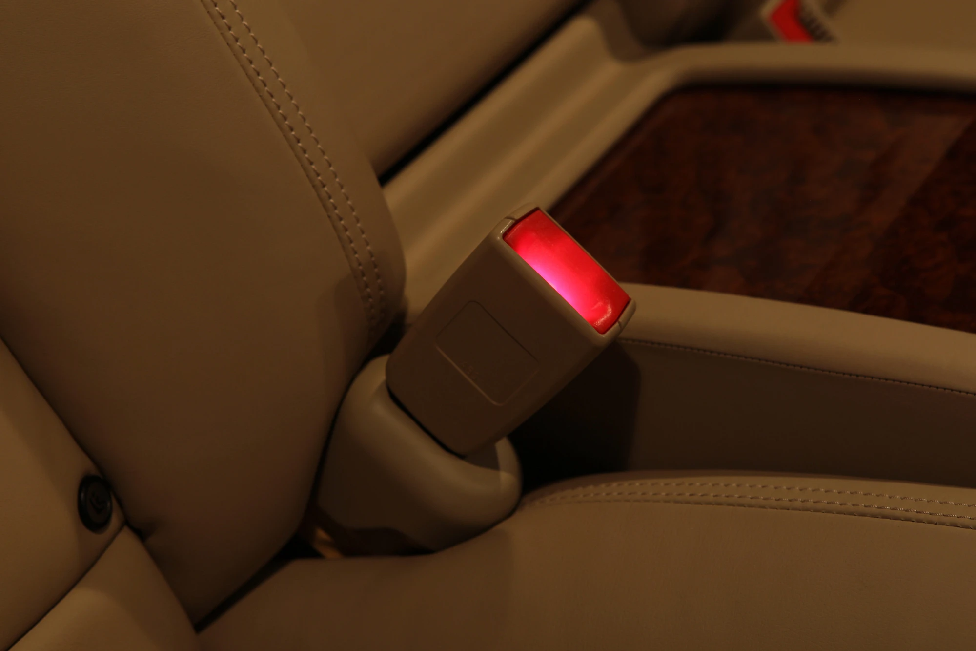 Mercedes' active seat-belt buckle