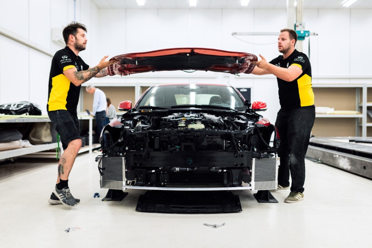 The team of engineers replaced the hood, roof, fenders and trunk lid with carbon fiber panels