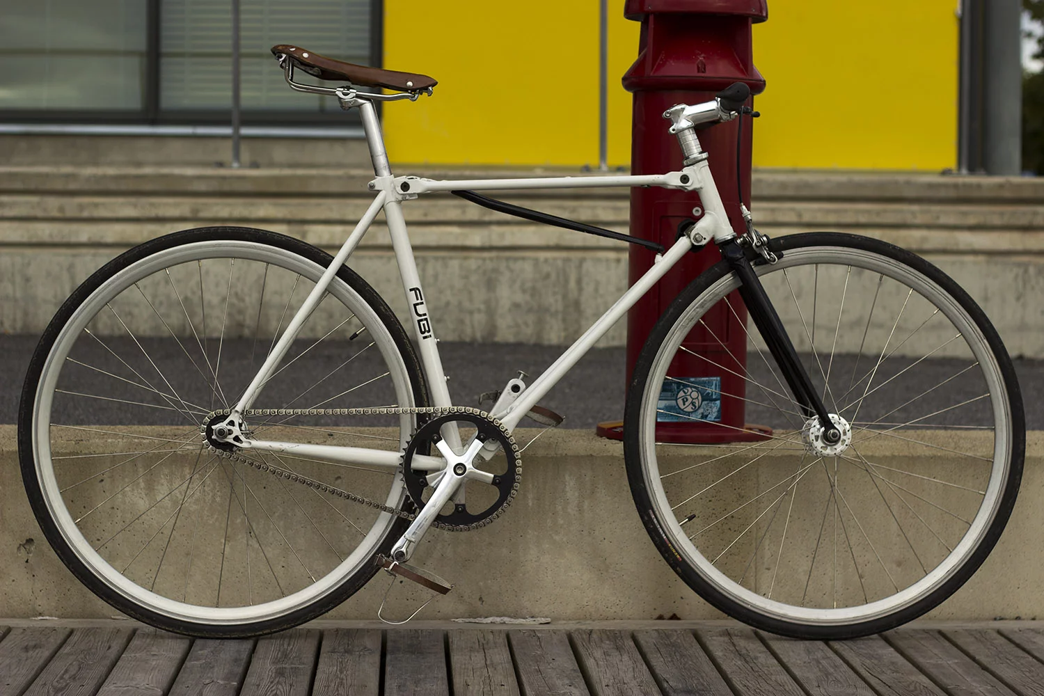The FUBifixie has a total weight of 11 kg (24 lb)