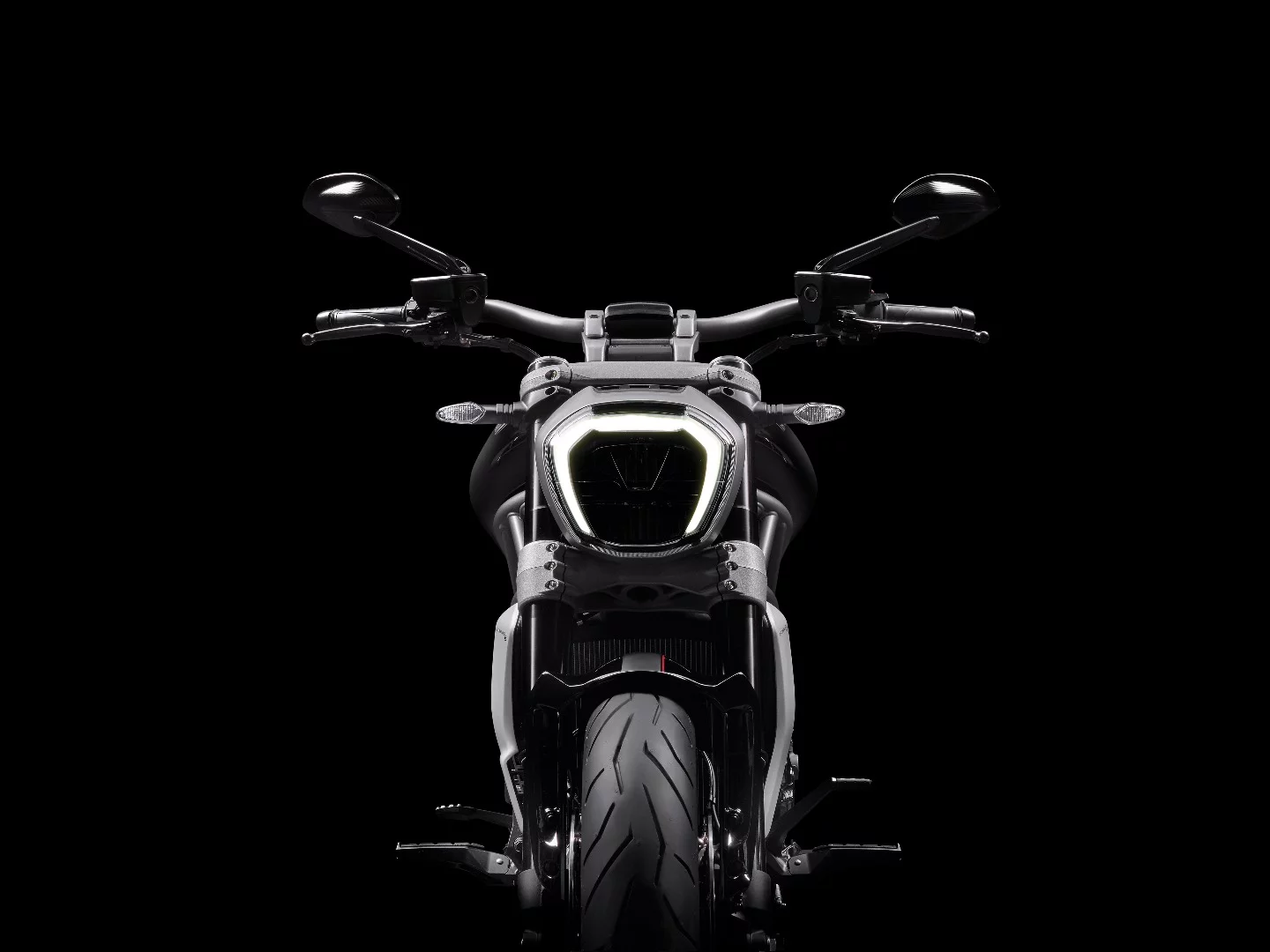 Ducati XDiavel S: daytime driving light