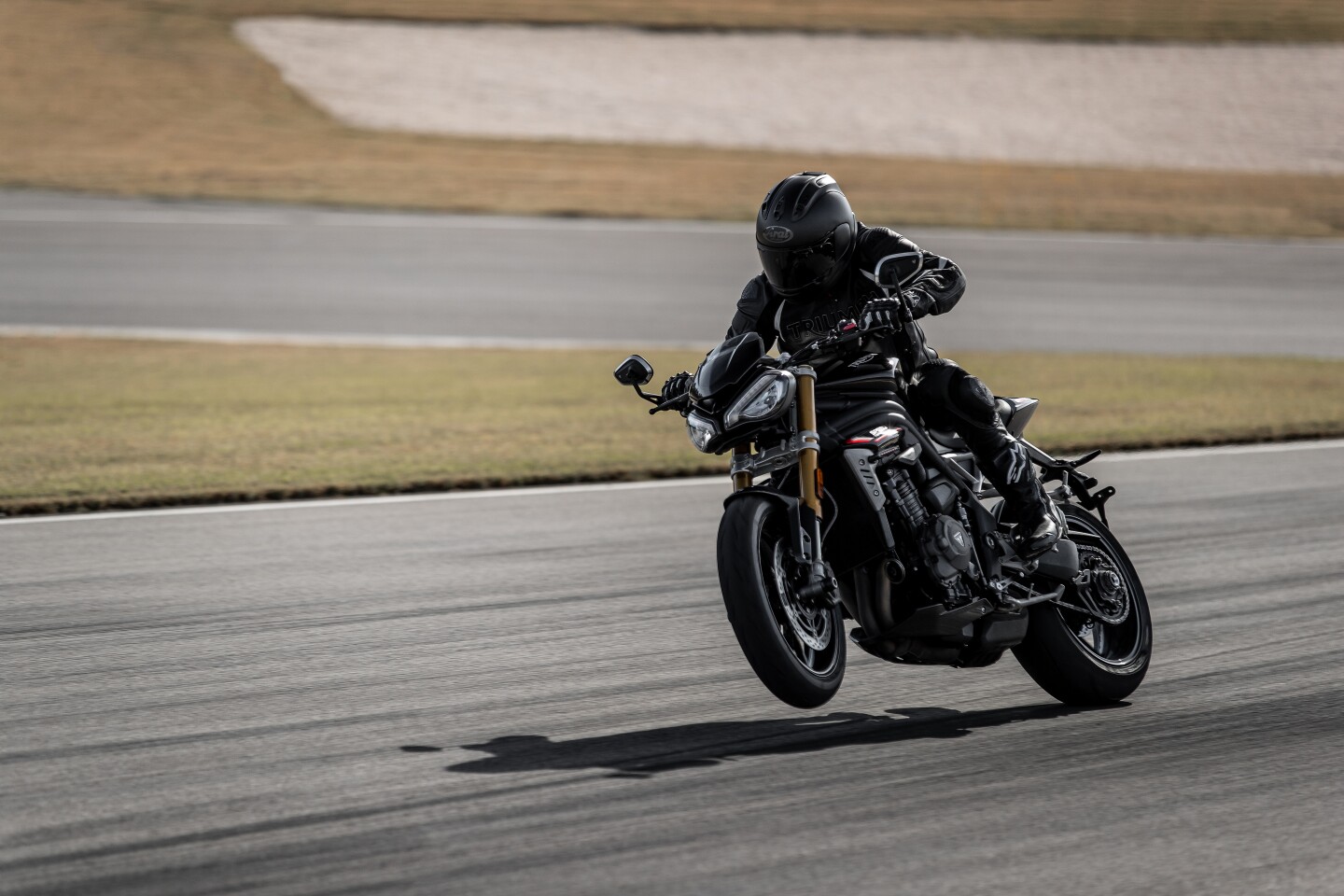 With 177.5 hp on tap, the wheelie control system of the 2021 Triumph Speed Triple 1200 RS will have its plate full