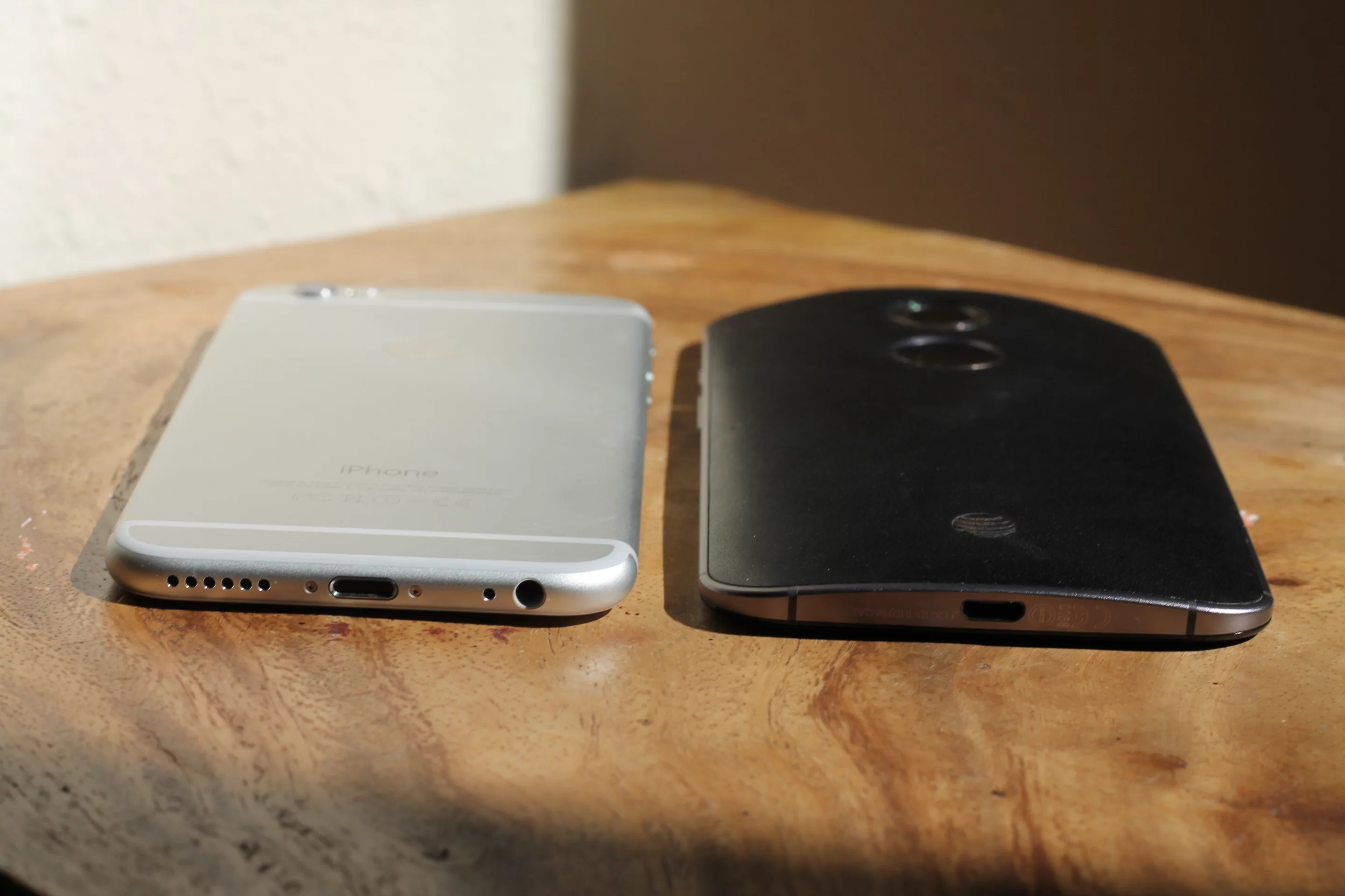 The ergonomic moto X is thicker than the super thin iPhone 6