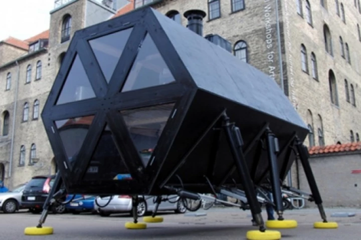 Quick! Out of the way, it's the Walking House!