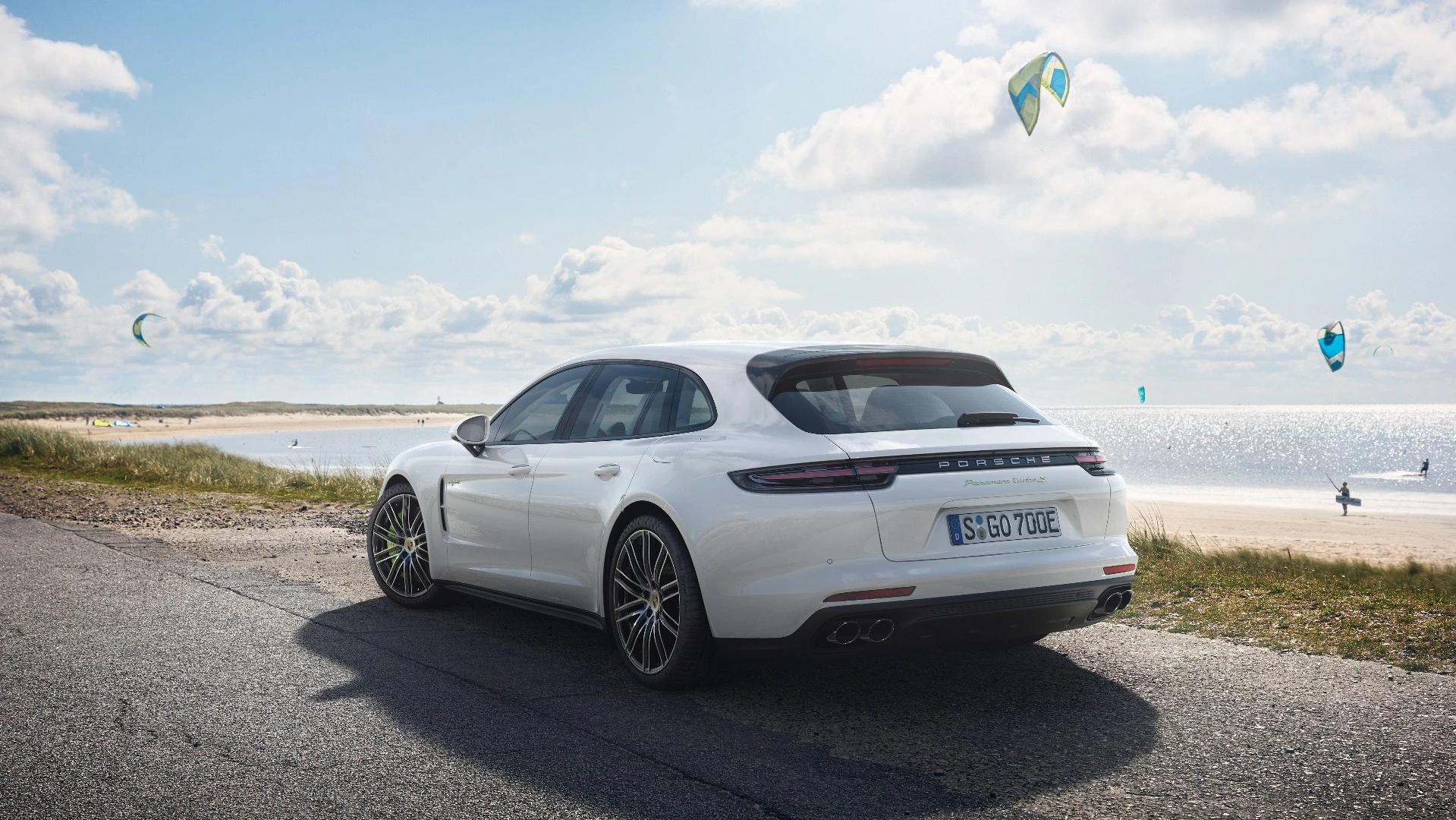 The boot of the E-Hybrid is low, for easier luggage loading
