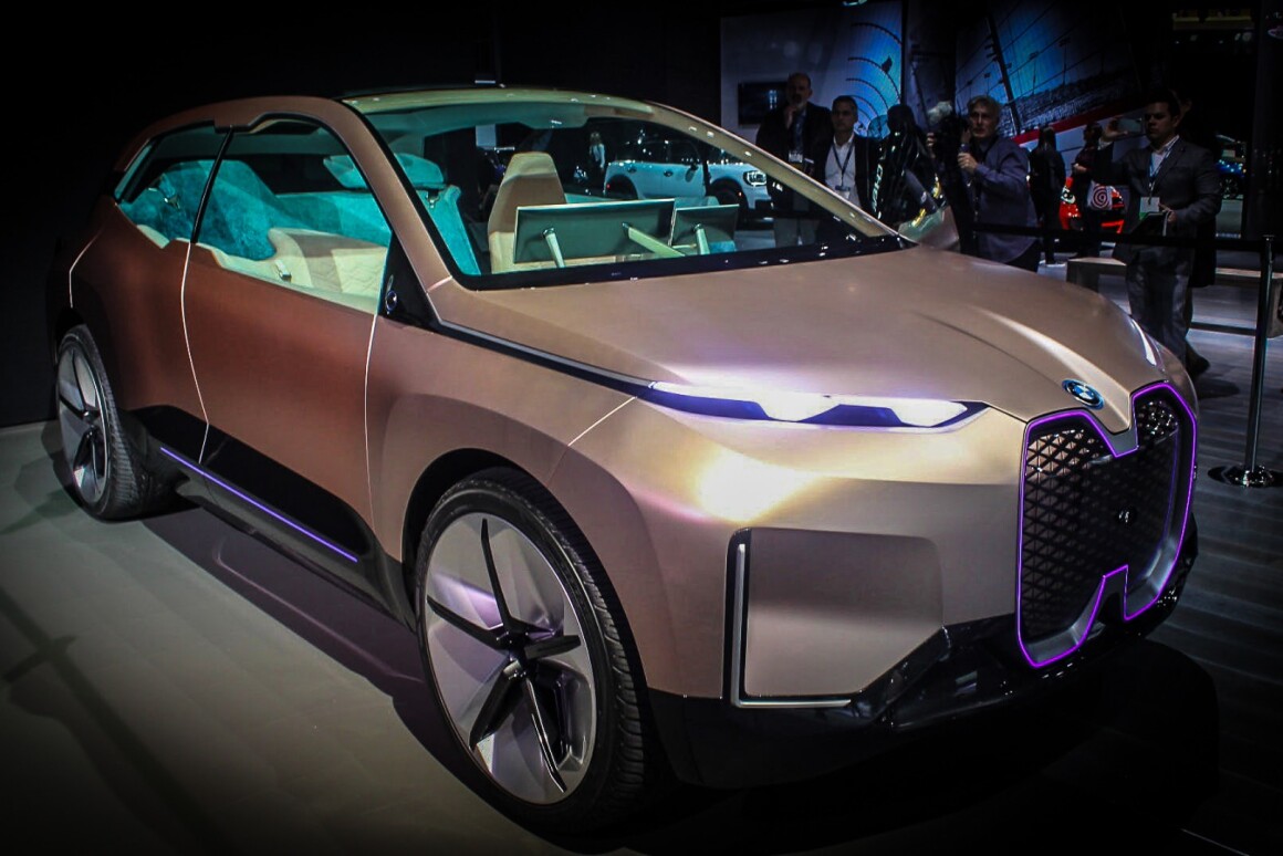 Otherworldly BMW Vision iNEXT makes public premiere in LA