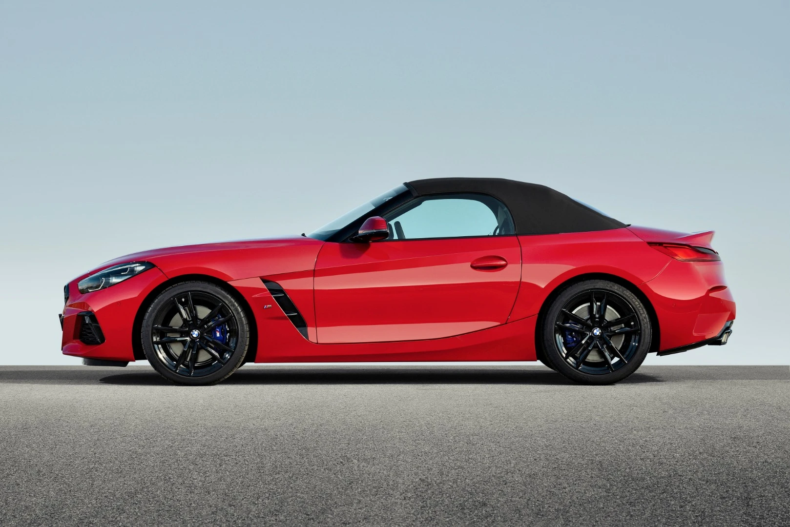 An electronically-controlled soft top will be standard on the Z4