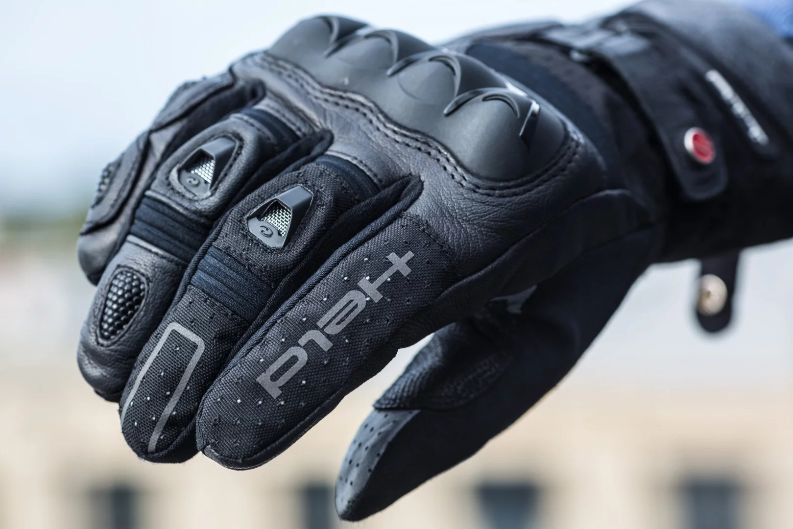 Held Air n Dry gloves: chunky knuckle protection