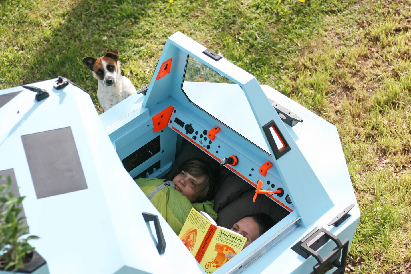 The Z-Triton definitely isn't a good fit for claustrophobic types