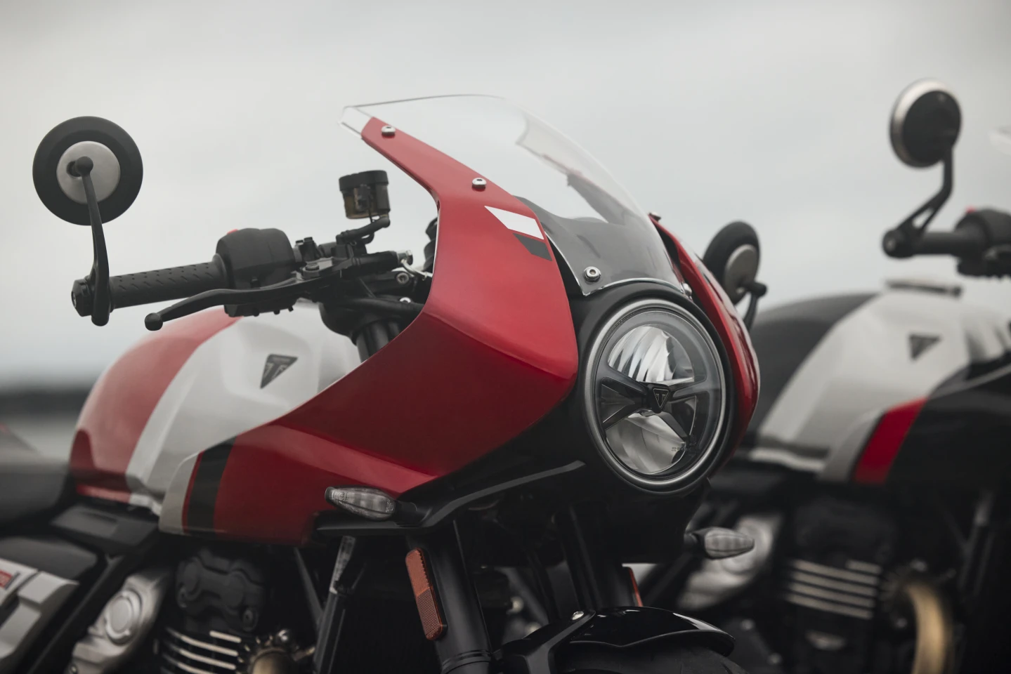 The Thruxton 400's design is an absolute peach, as it's lifted off of Triumph café racers of the past