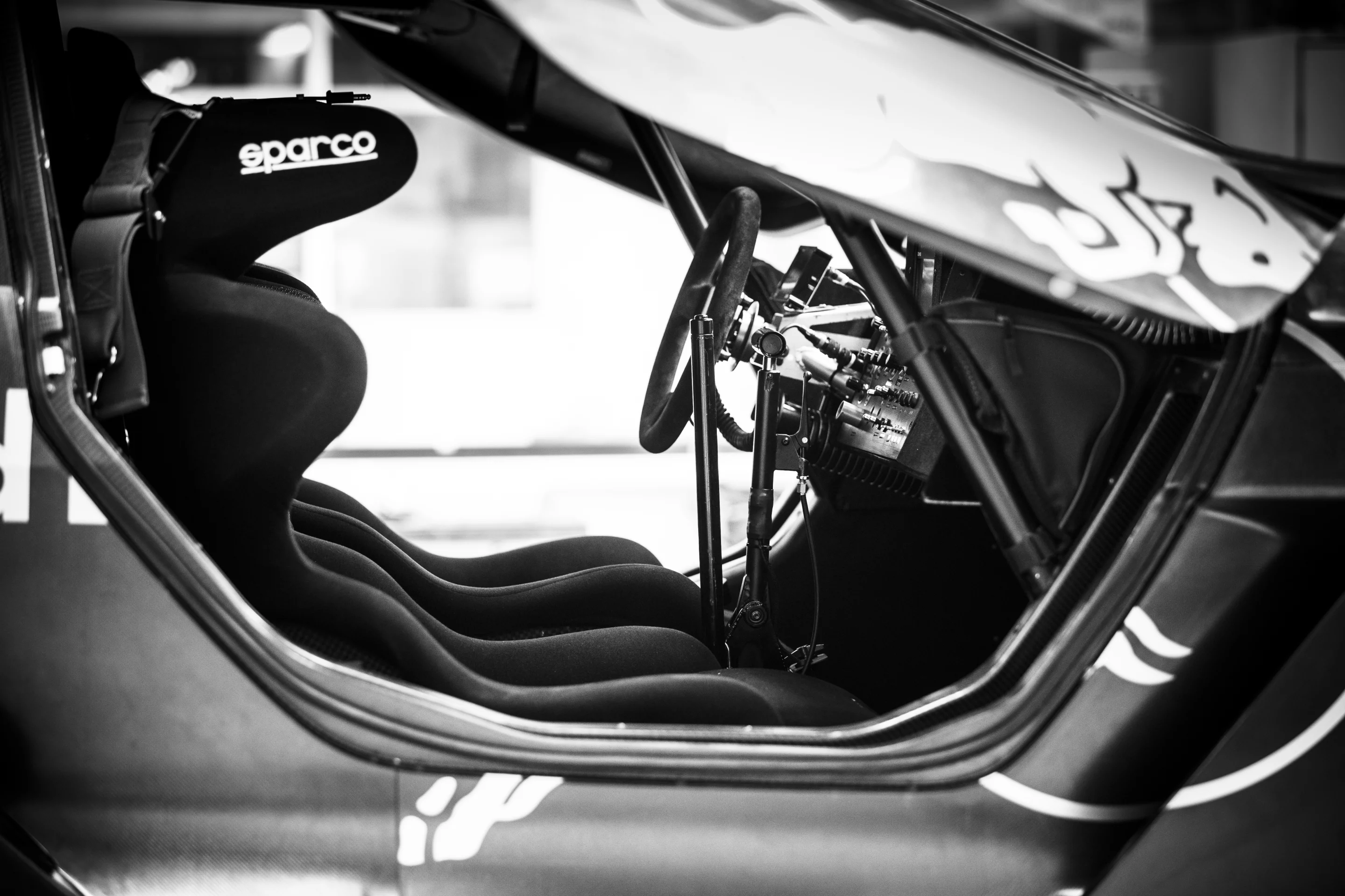 Inside the 2008 DKR cockpit (Photo: Red Bull Content Pool)