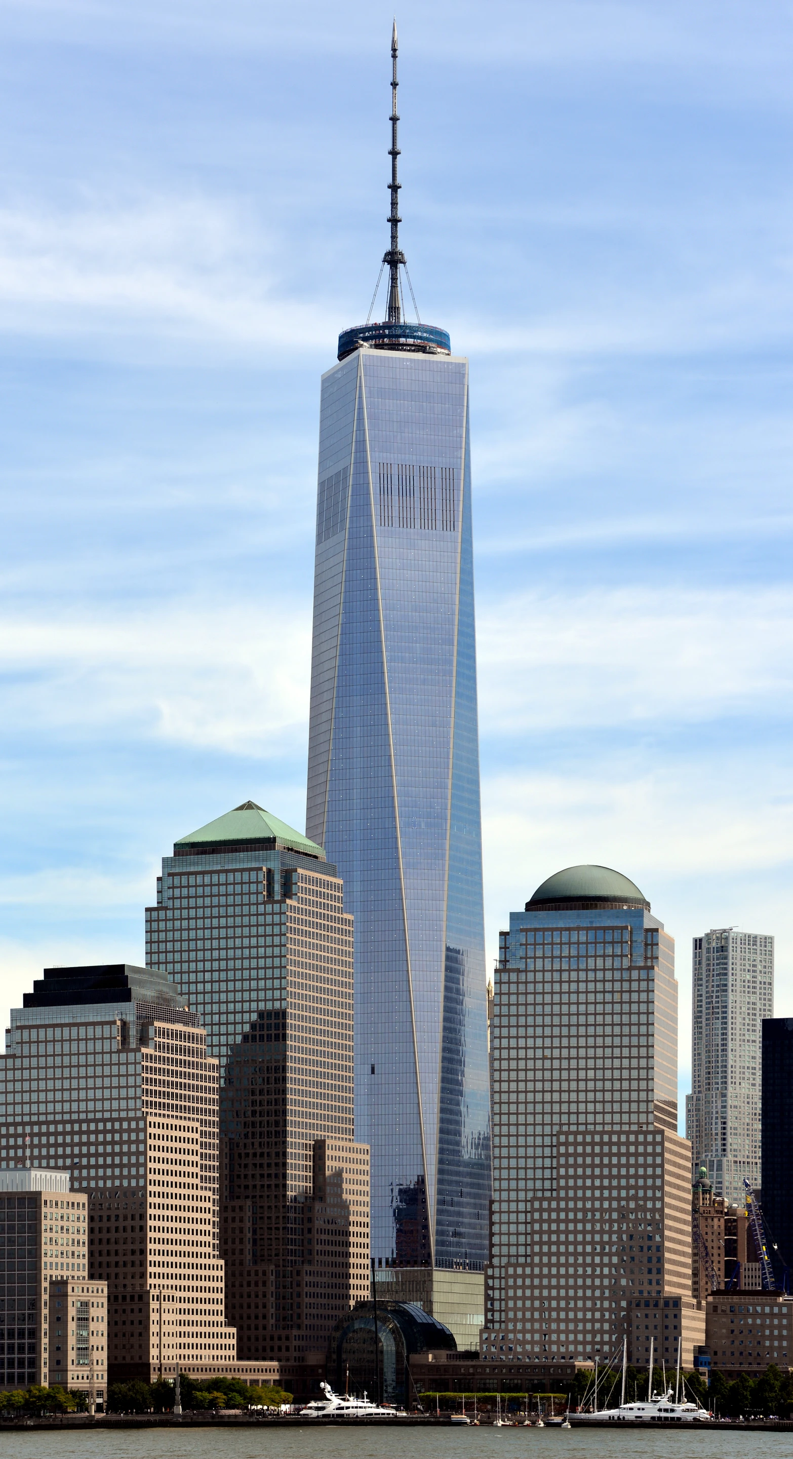 The final height of the skyscraper is given as 1,776 ft (541 m) (Photo: John W. Cahill / CTBUH)