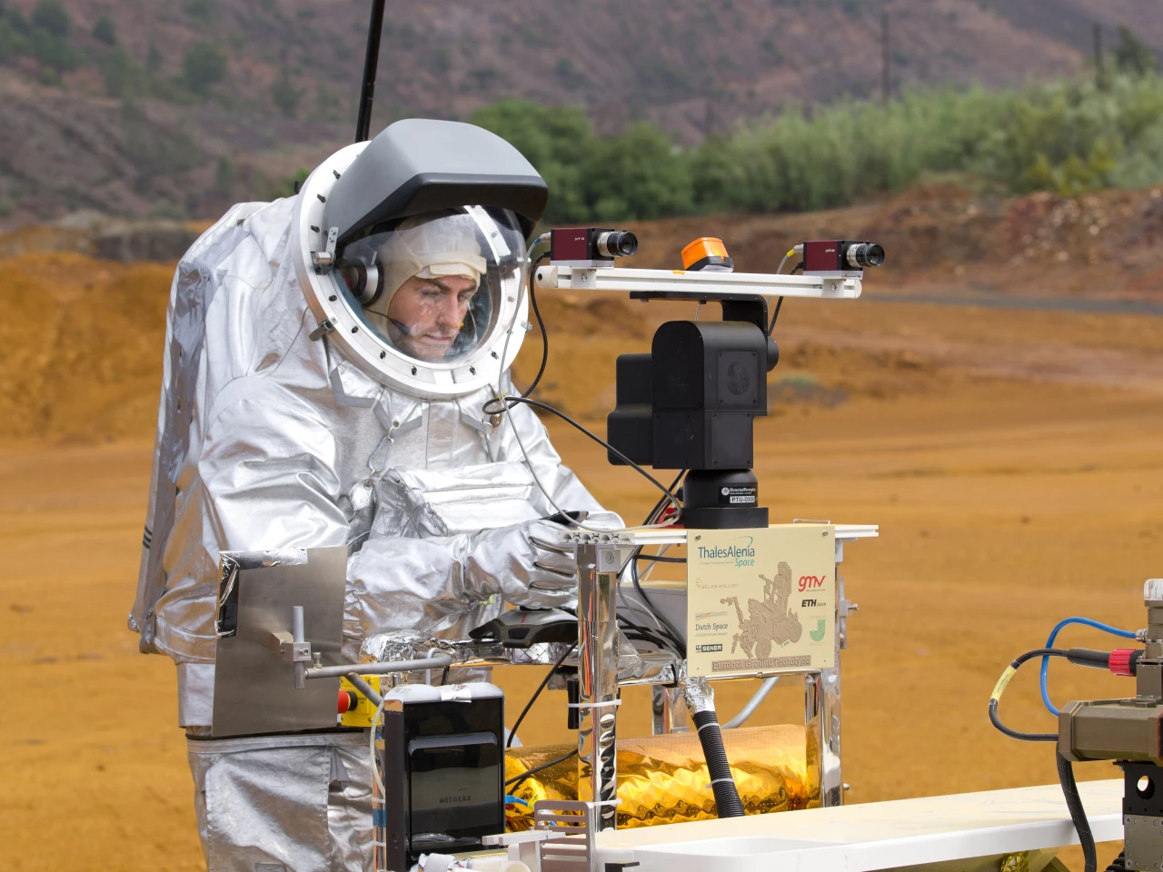 Spacesuit mockup, ‘Aouda.X’ (Image: ESA/ÖWF/Paul Santek)
