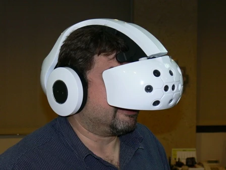 SmartGoggles - front view of a prototype (Photo: Sensics)