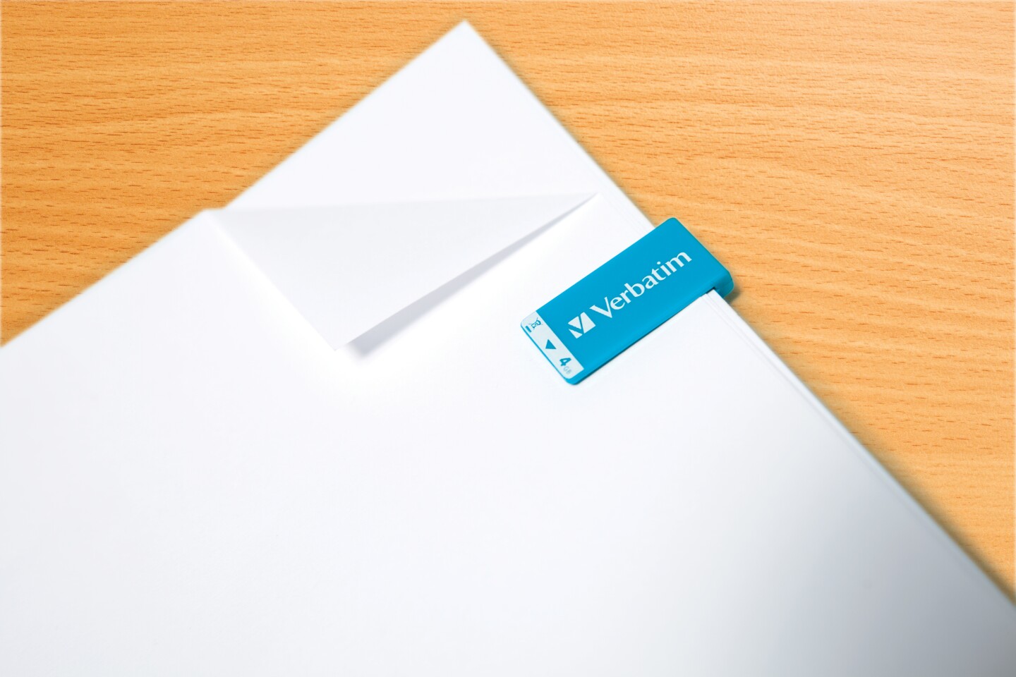 A handy way to tidy up paper documents and send digital files too