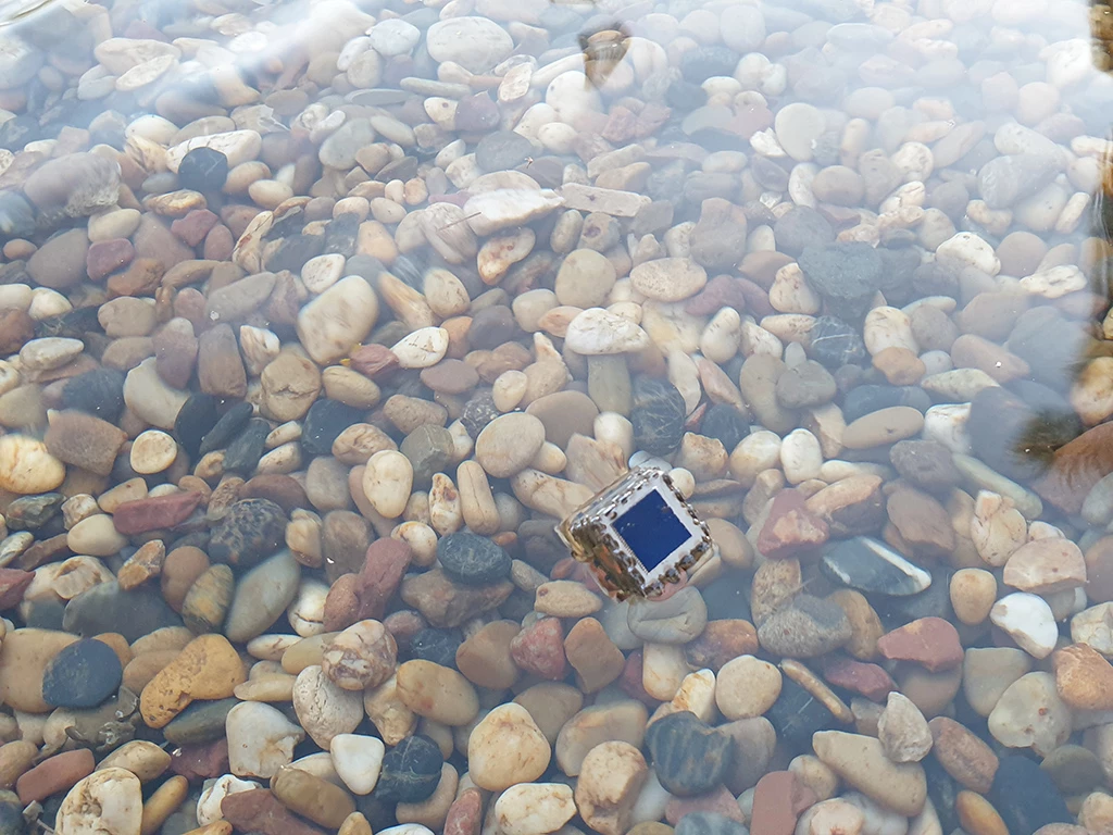 The sensor cube features what is known as a multidimensional integrated circuit (MD-IC) design