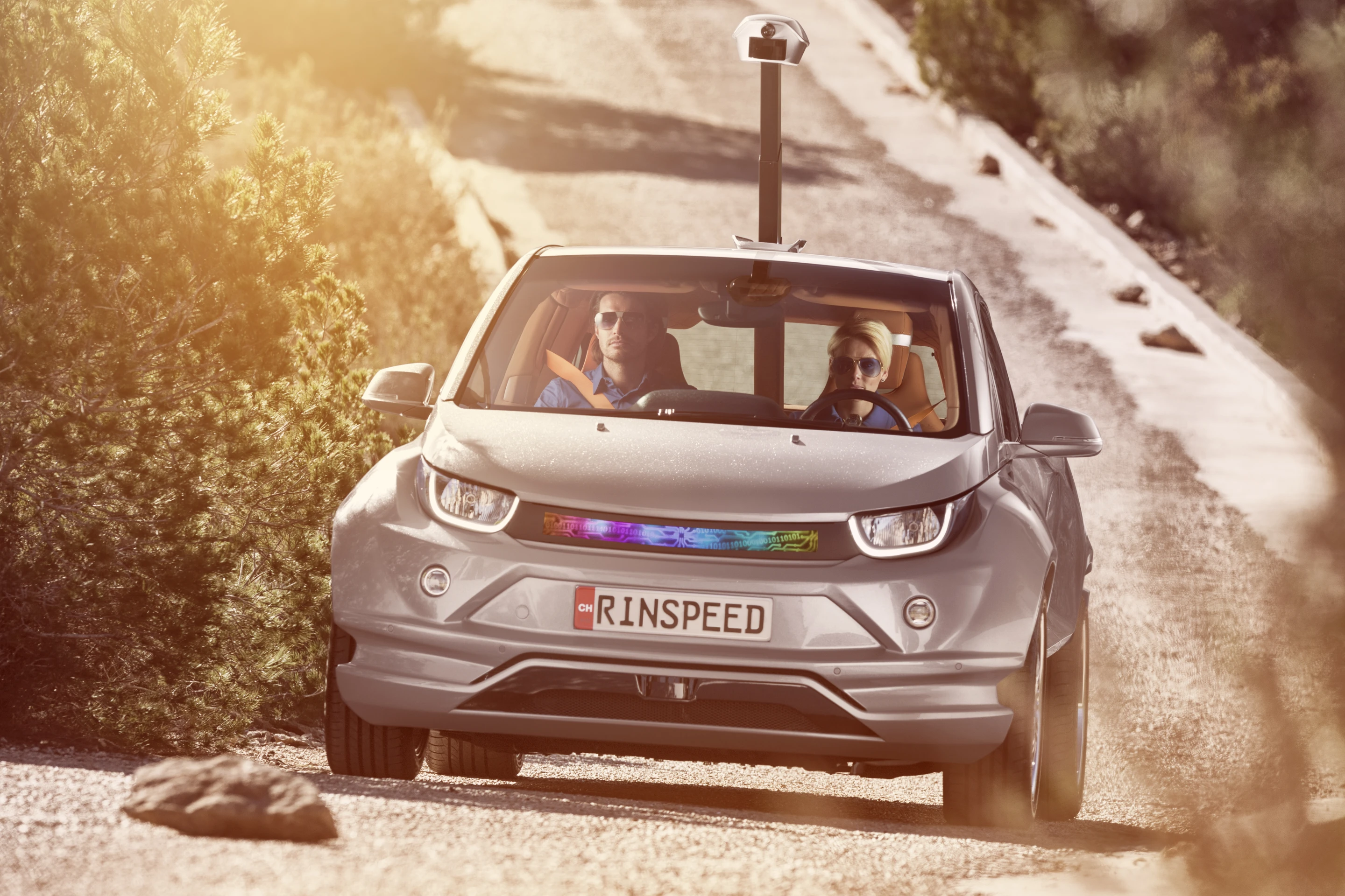 The Budii features a telescoping laser scanner on its roof called TrackView