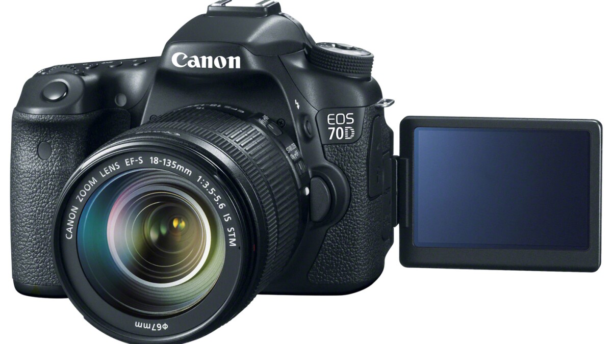 Плюсы фотоаппарата. Фотоаппарат canon 70d. А 70 d 3. Кэнон фотоаппарат 70д. Canon 70d клрокюа.
