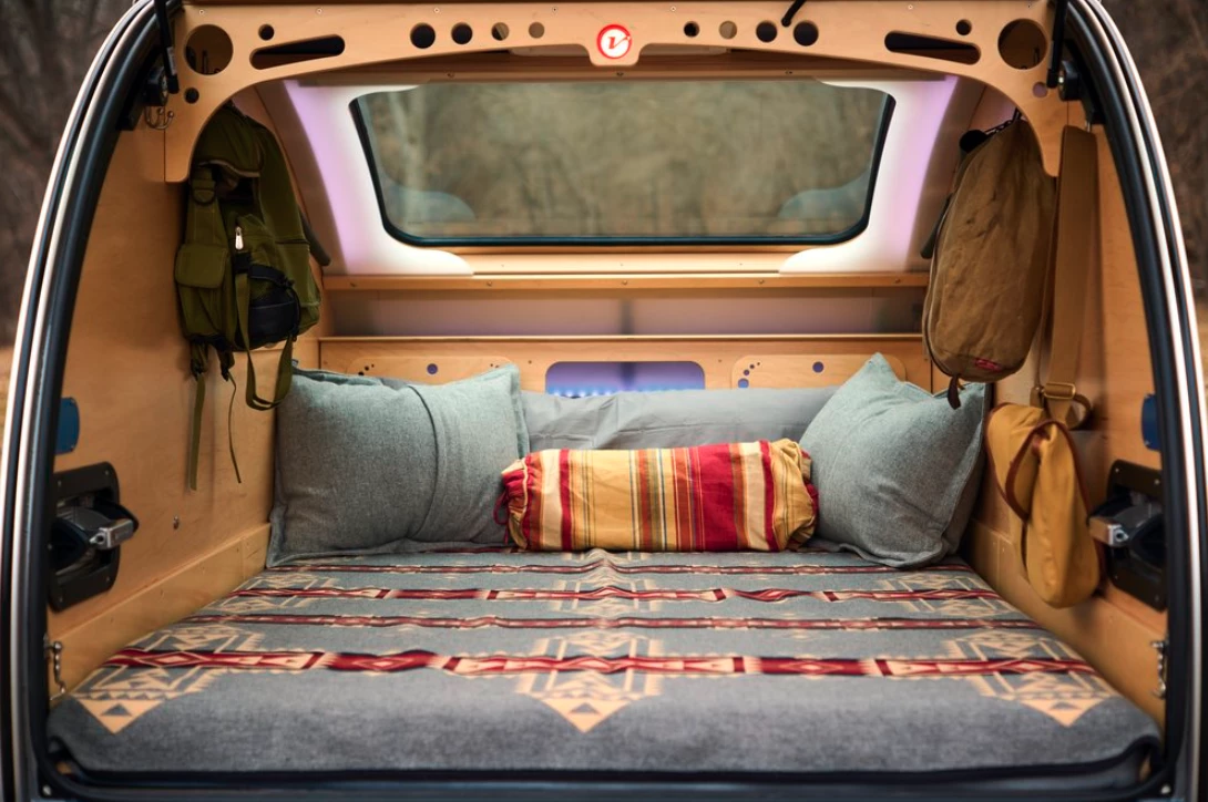 By eliminating the common tailgate galley, Vistabule opens up a breezy tailgate entry and spacious, simplified cabin
