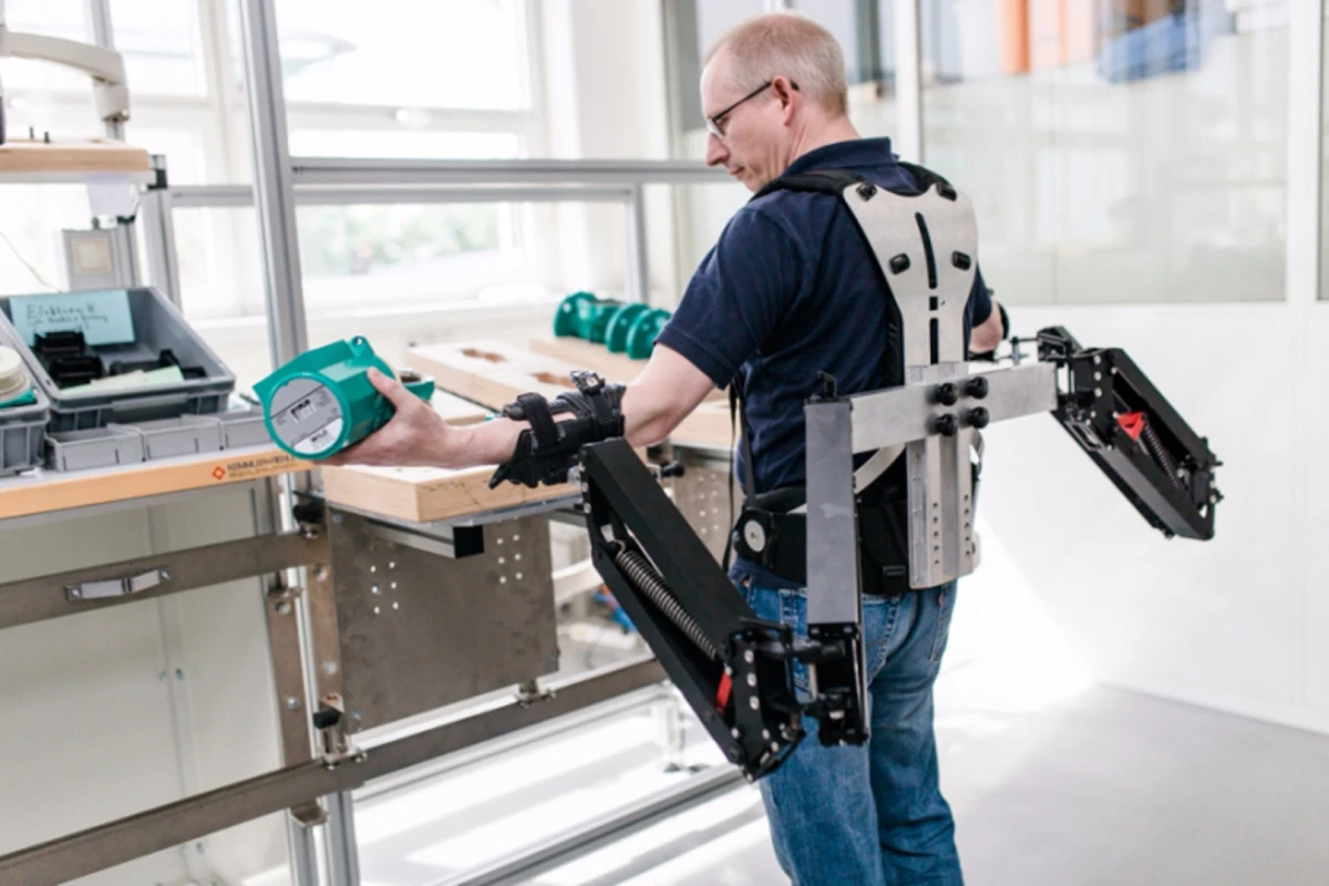 Robo-Mate is the first industrial exoskeleton