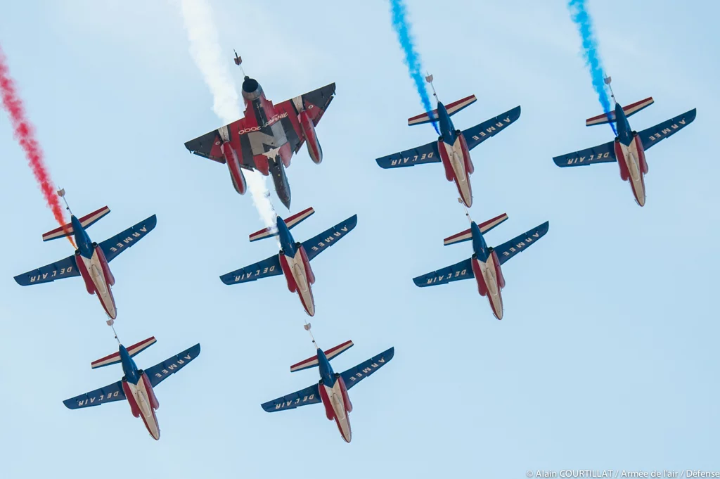 The retirement of the Mirage 2000N was marked by an aerial display