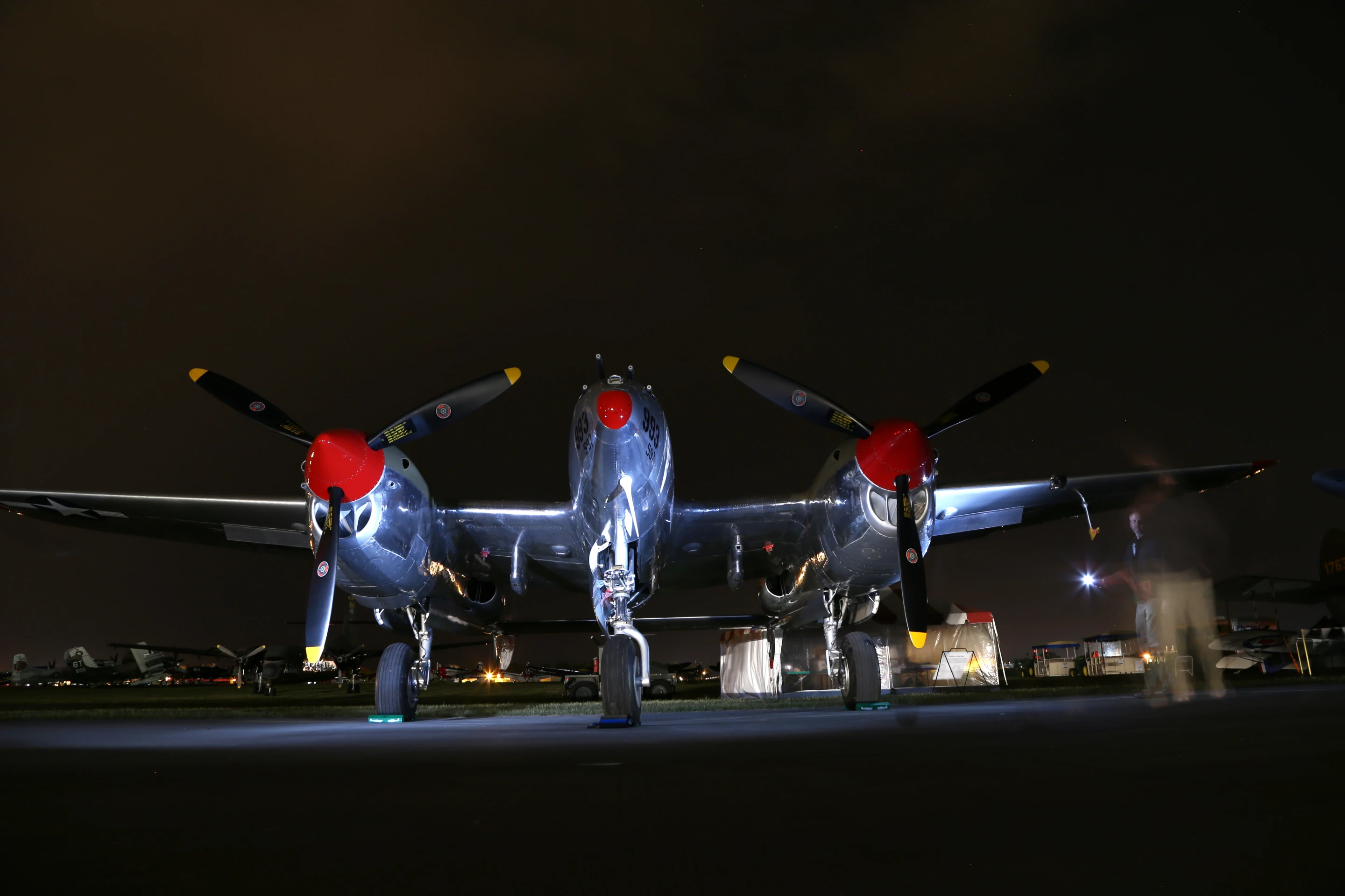 P-38 featured twin engines with a center mounted cockpit (Photo: Angus MacKenzie/Gizmag.com)
