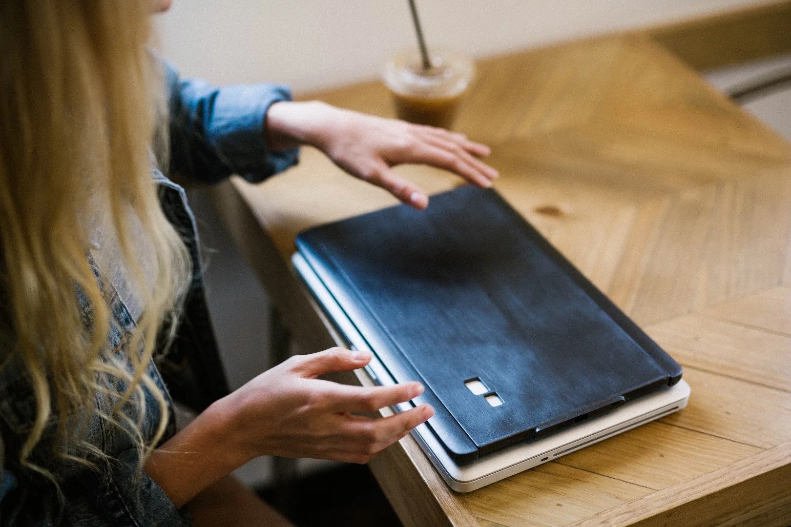 When not in use, Duo's screen is safely stored inside its ABS housing