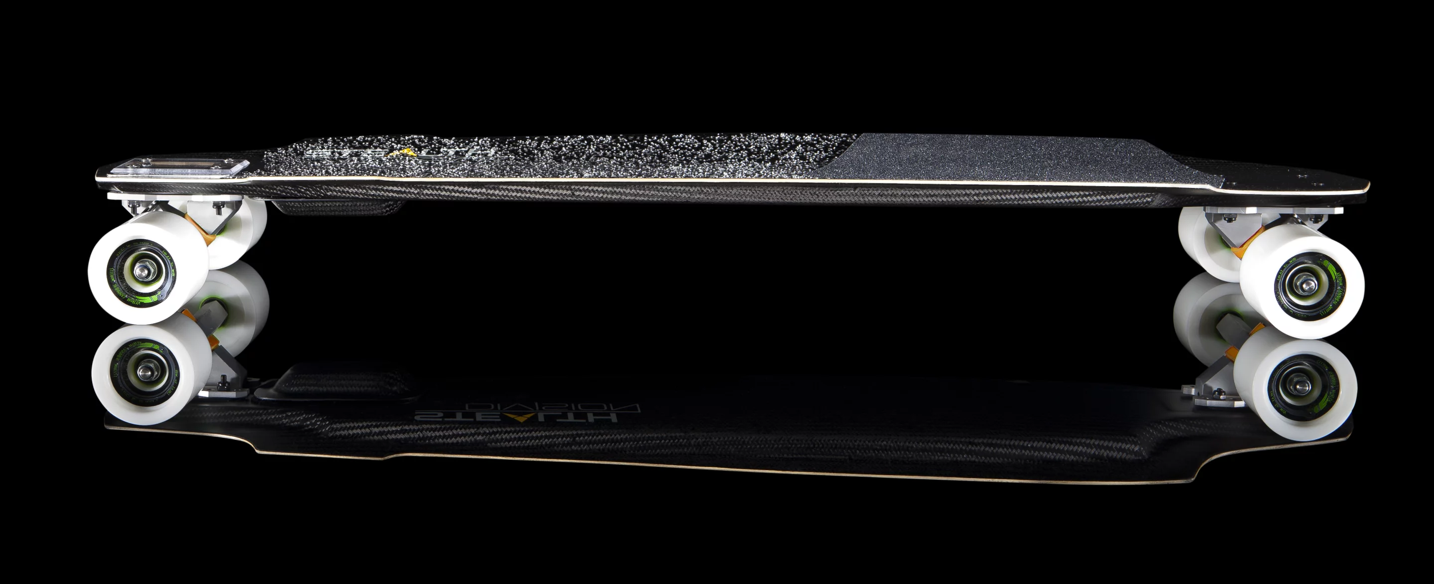 The Mach1 prototype deck tapers out and flares towards the edges for a more stable and tactile foot braking experience