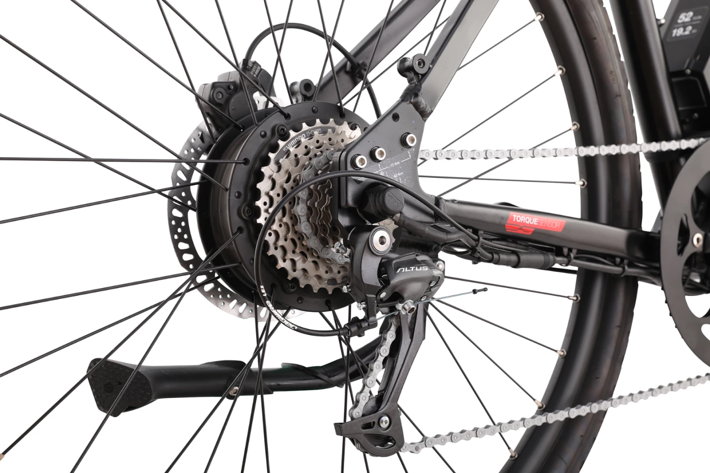 The Juiced CrossCurrent S2 boast a750-watt continuous Bafang geared hub motor boosts up to 1,300 W