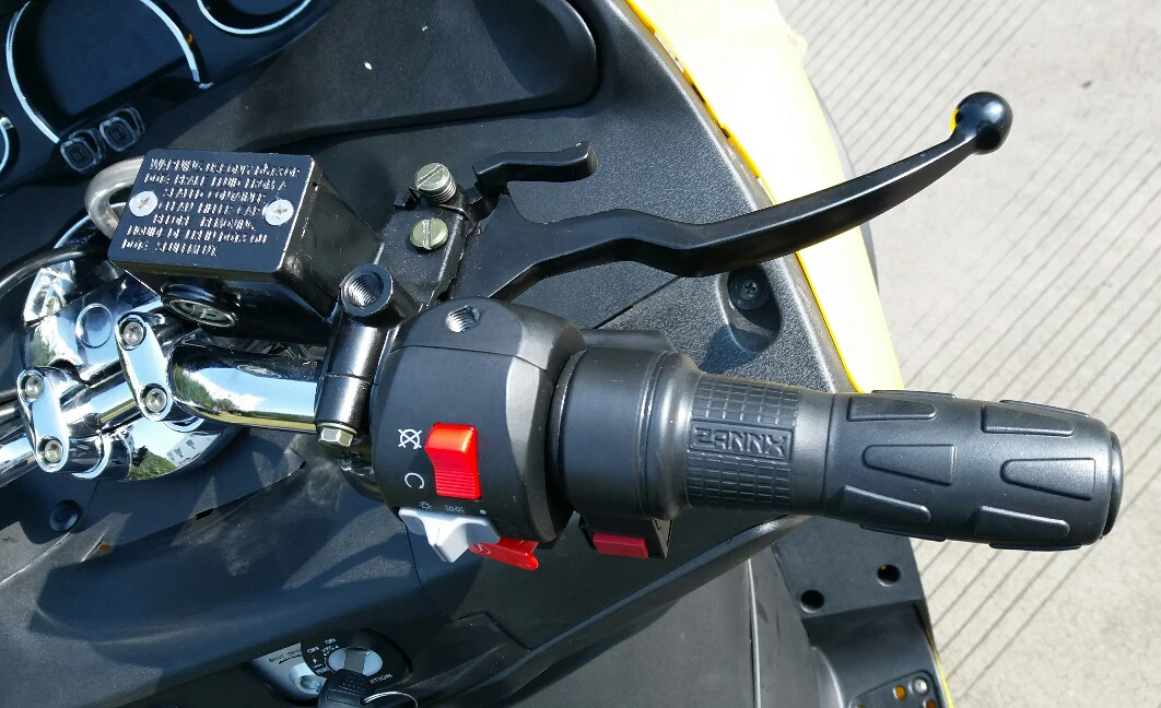 ZEV LRC-T15: right switchgear and front brake lever