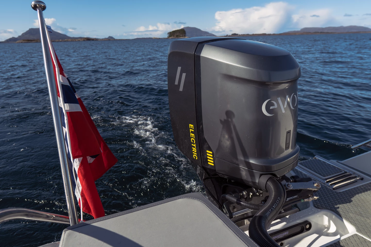 Evoy will equip the Platypus Yacht Edition with two 120-hp electric outboards