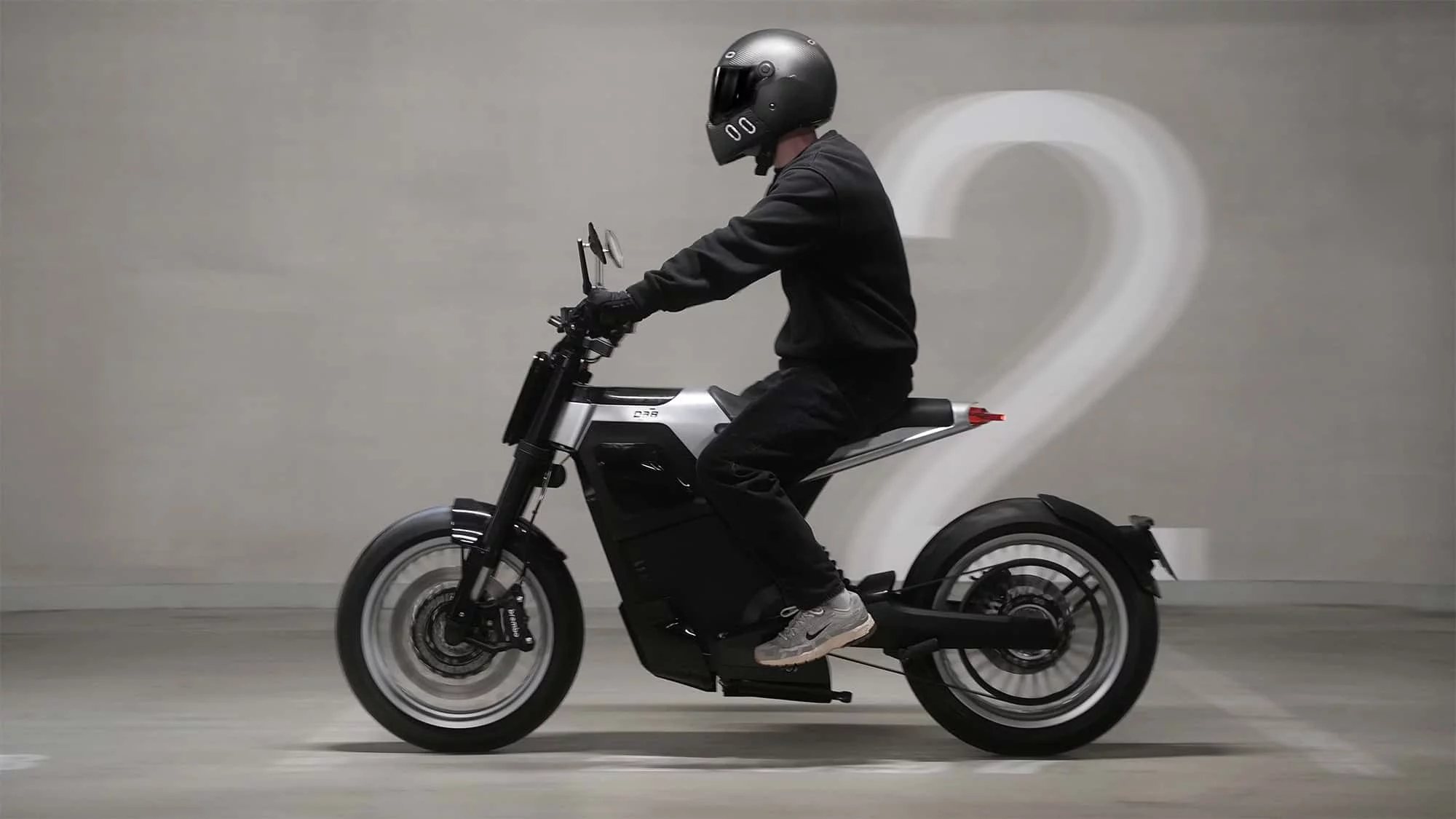 31-hp (23-kW) of peak electric power and 291 lb.ft (395 Nm) of torque means the DAB 1 can hit speeds up to 75 mph (120 km/h)