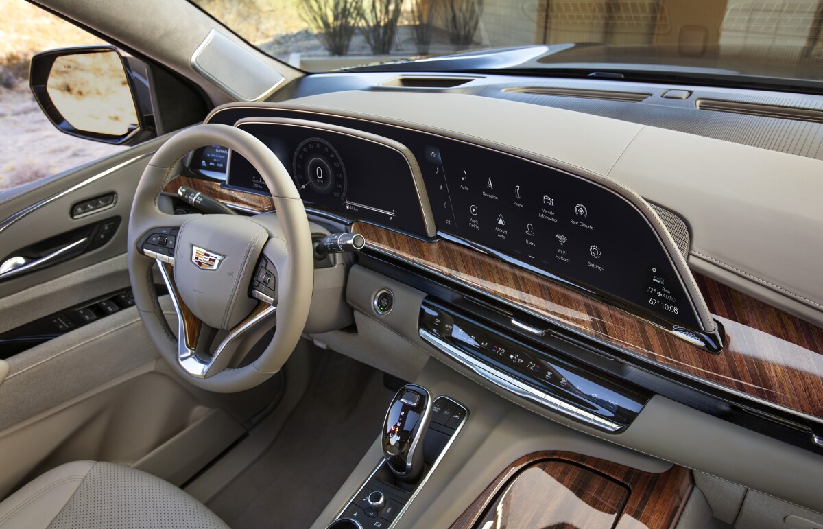 Colossal, customizable OLED screen is curved to keep pesky passengers out of your infotainment goodies