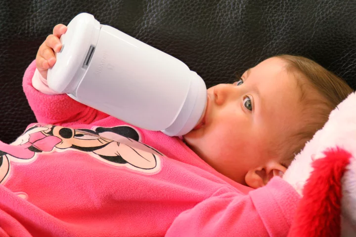 Sleevely keeps track of when and how much your baby is eating, and advises you accordingly