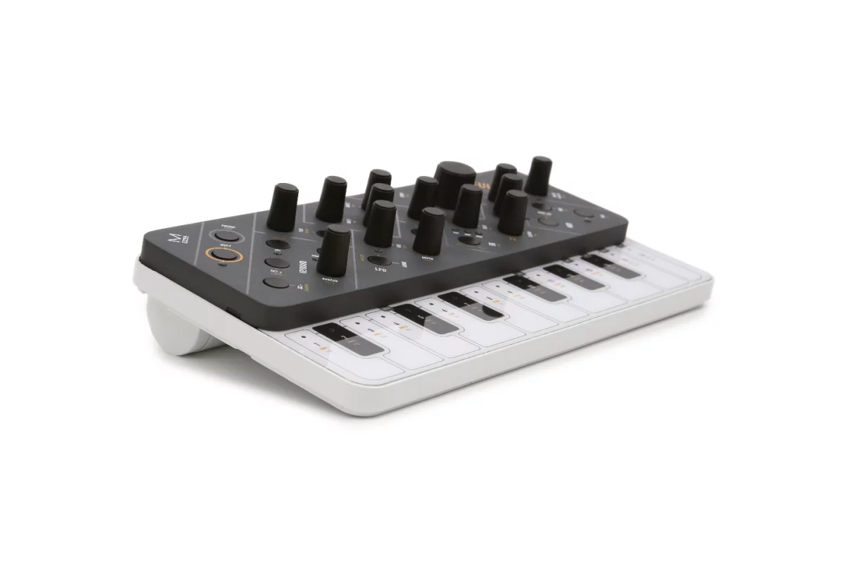 Modal says that the Skulpt is small enough to fit in a backpack, can run of battery power for 12 hours and brings "big features" to a musician's rig