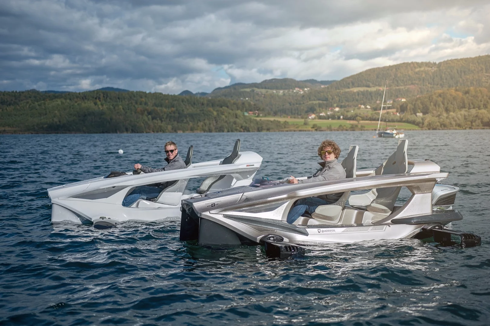 The entry level Quadrofoil Q2 is called the Q2A, while the higher specced version is called the Q2S