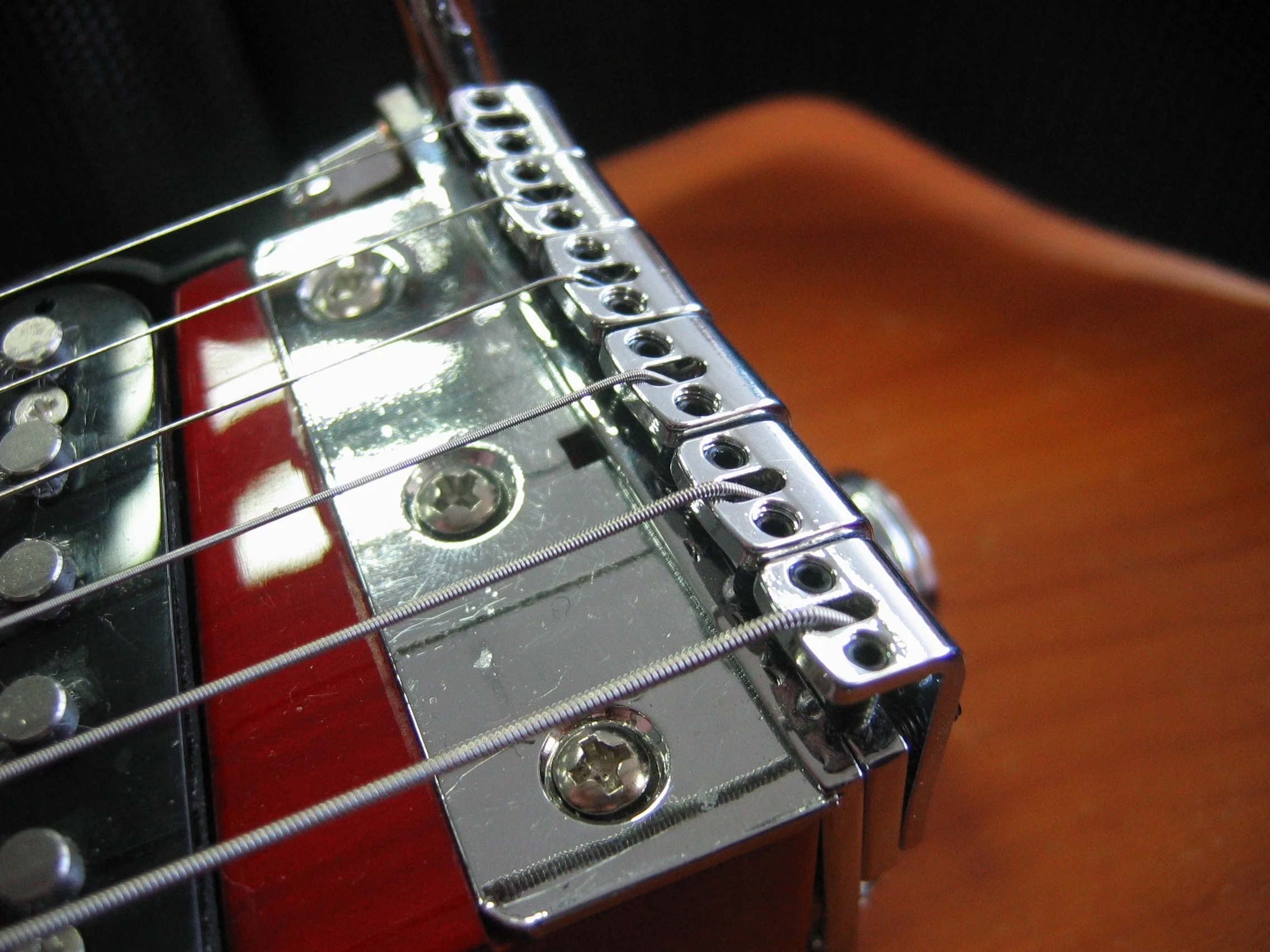 Close up of the Castar's compensating bridge