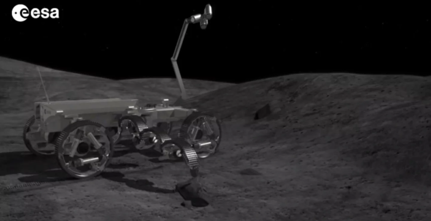 A wheel/leg plays triple duty as an arm