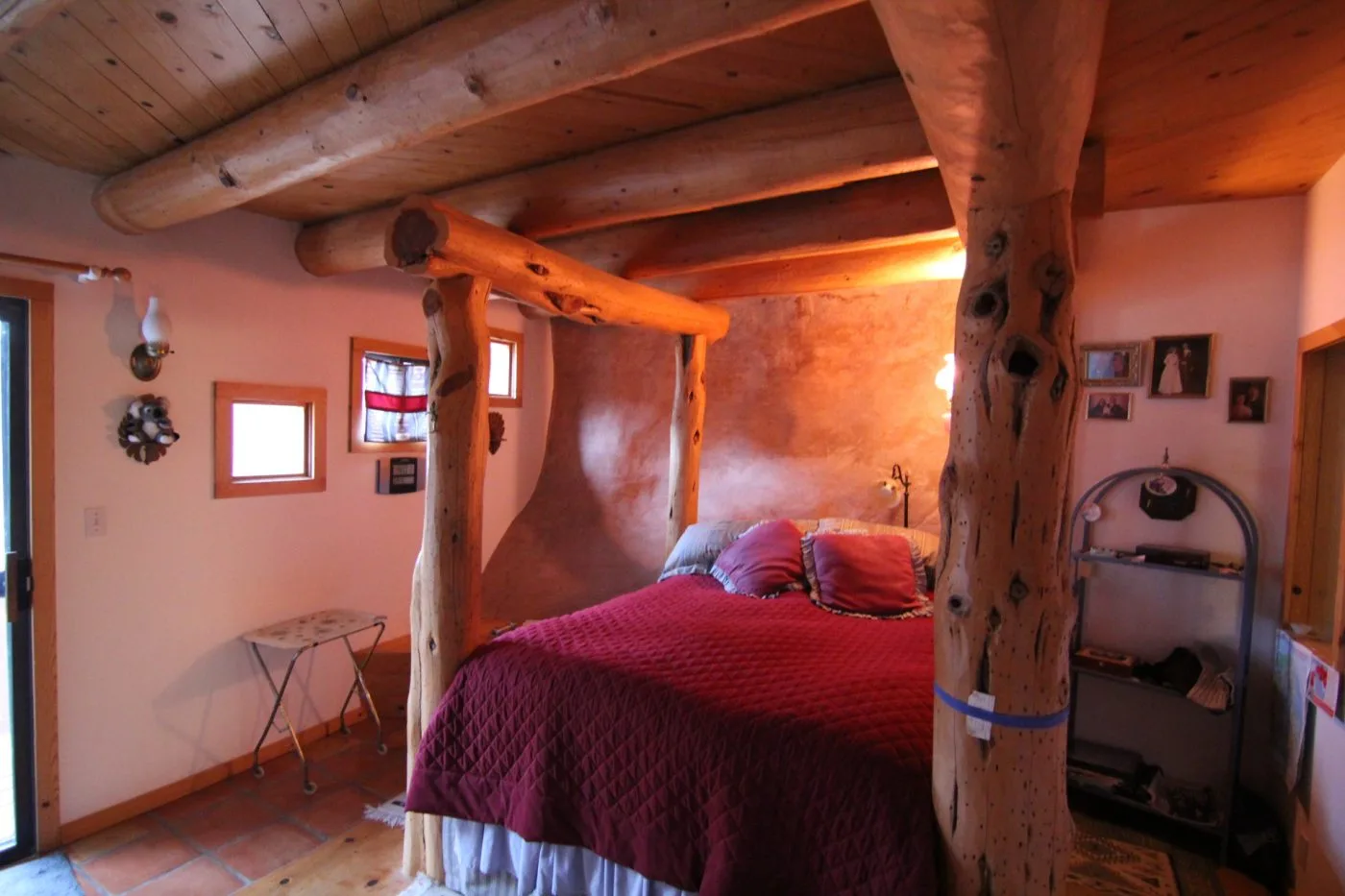 The interior of Cliff Haven measures a total floorspace of 2,100 sq ft (195 sq m)