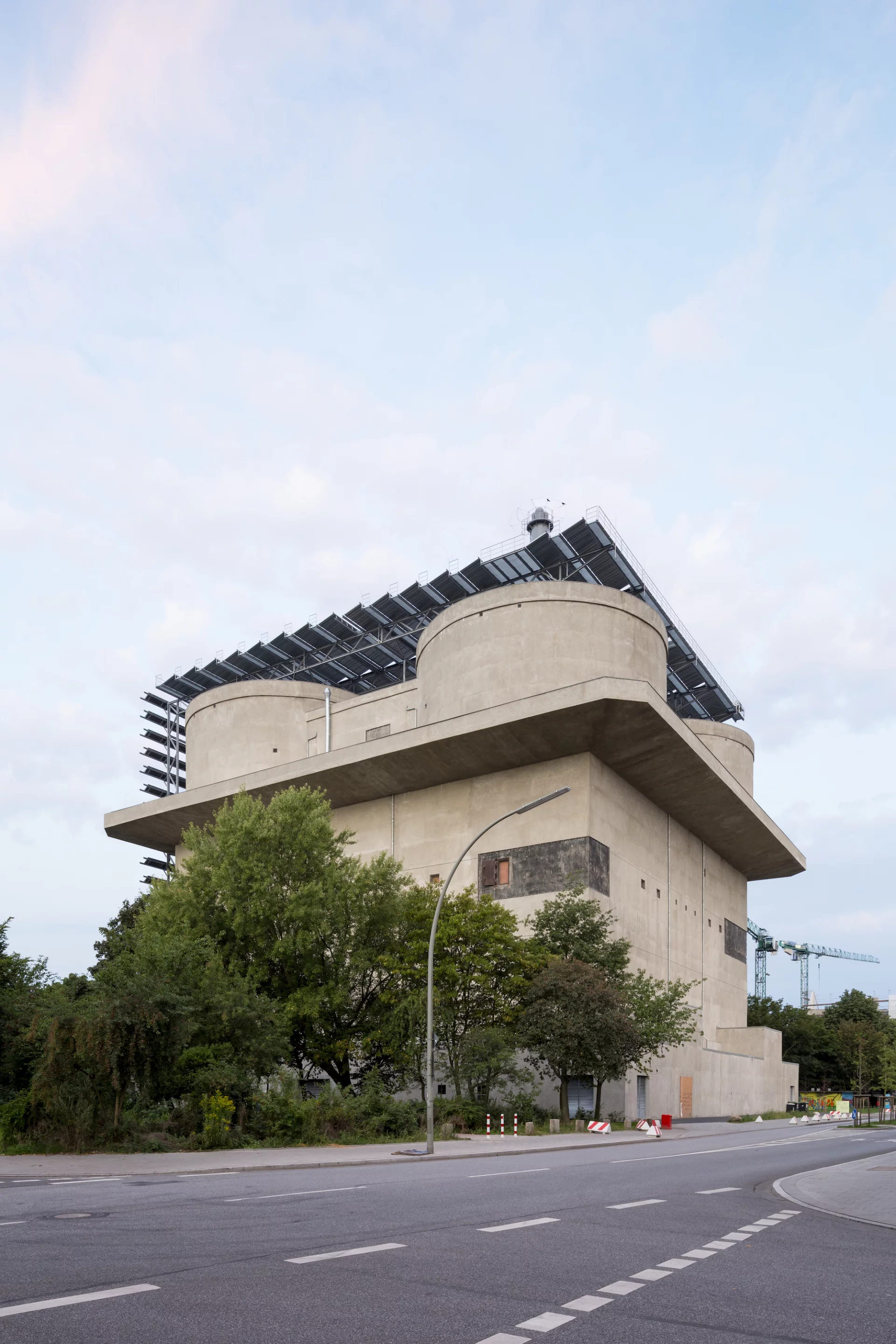Energy Bunker also contains a war memorial, cafe and visitors center (Photo: IBA Hamburg GmbH / Bernadette Grimmenstein)