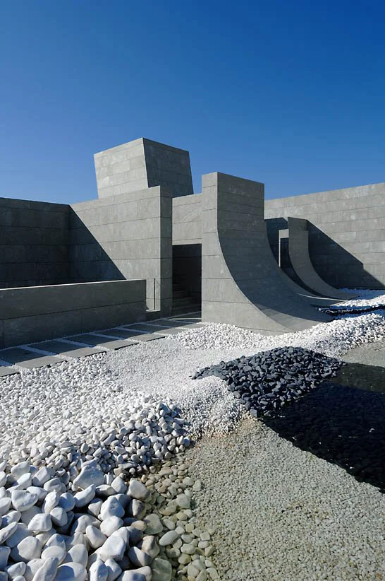 "1001 Nights" private dwelling by architects A-Cero