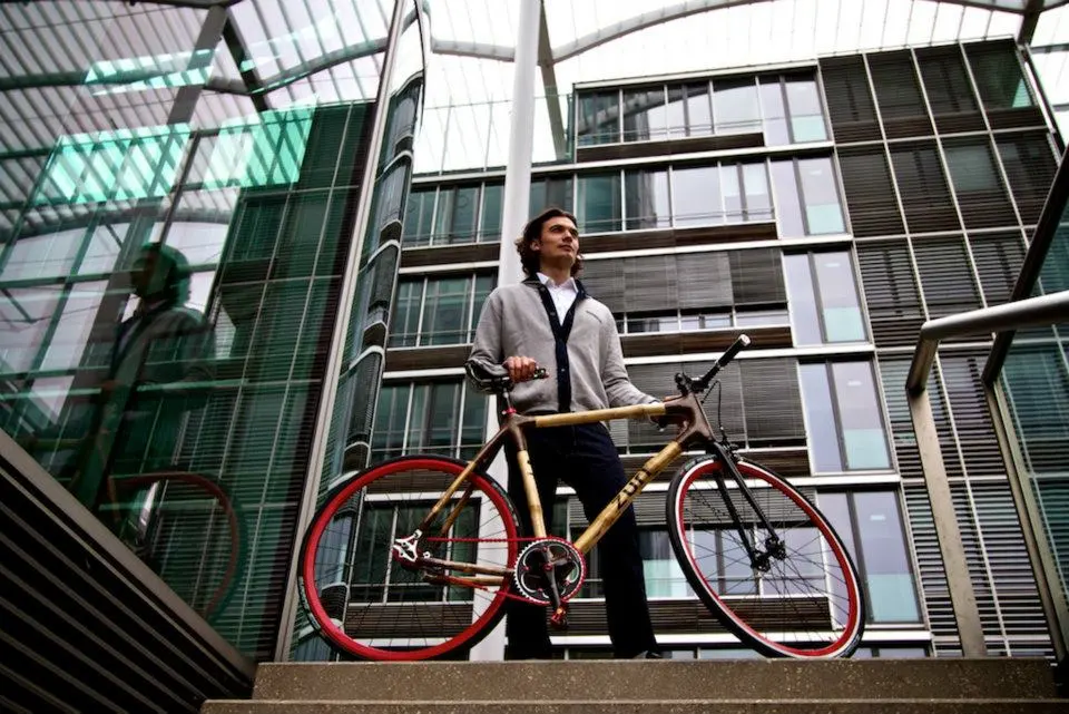 Zuri chose the bright-colored components as a contrast to the Urban Fixie's natural bamboo frame