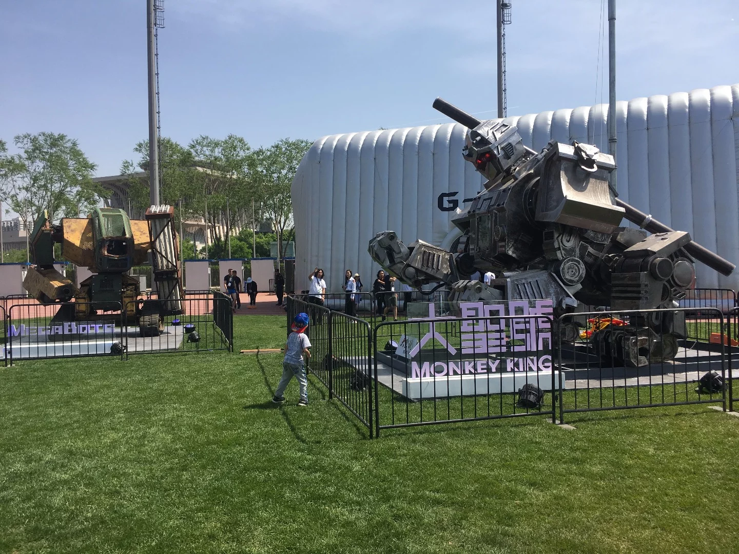 Monkey King - more or less a moving sculpture at this point. But hopefully we'll see it fight.