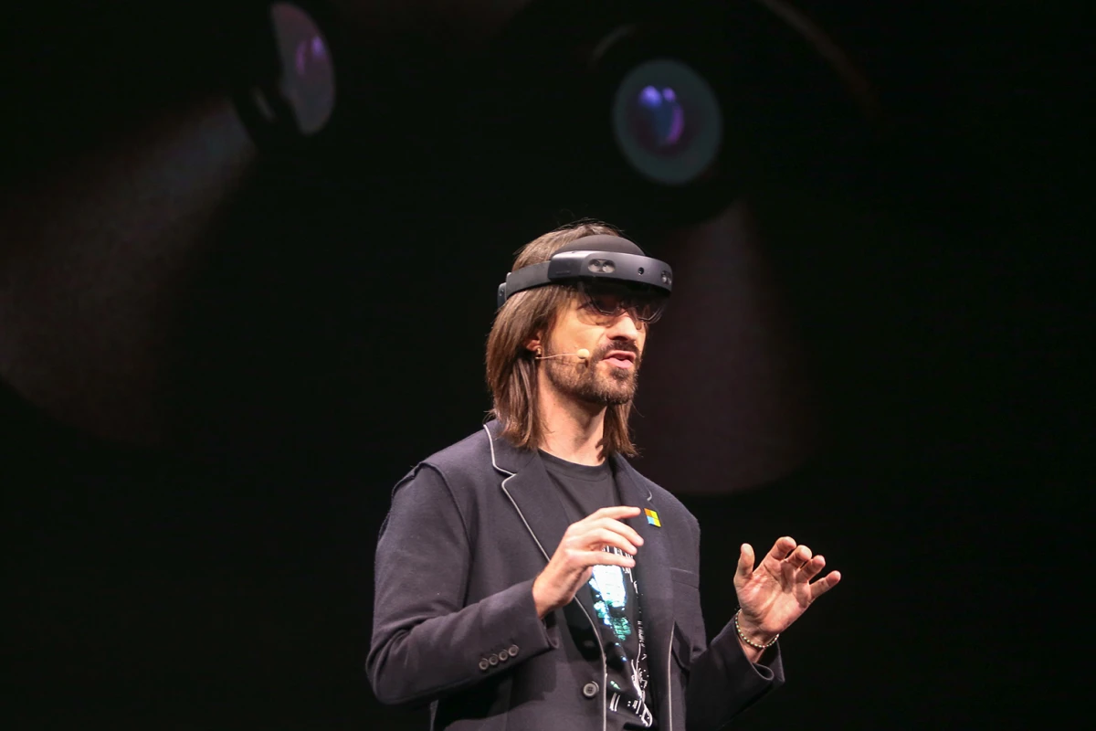 Microsoft has been showing off the HoloLens 2 at Mobile World Congress 2019